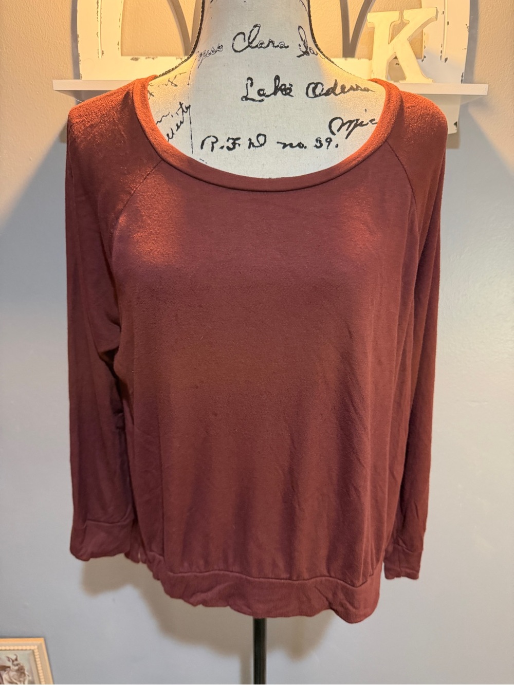 IVOIRE LADIES CASUAL RUST SCOOP NECK SWEATSHIRT SZ L